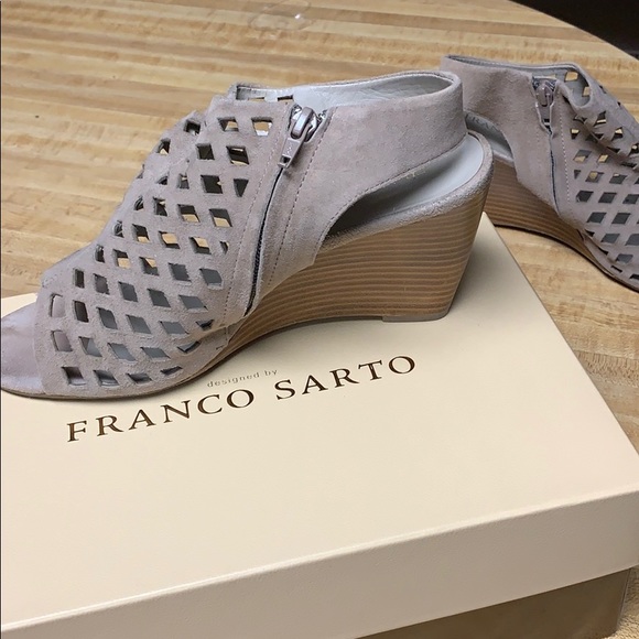Franco Sarto suede taupe sandals - Picture 3 of 10